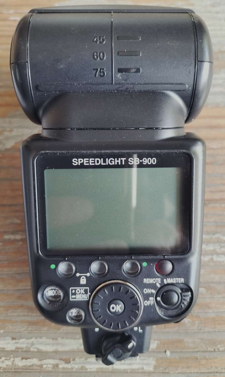 Vintage Nikon SB 900 flashlight - with booklets (MC15)