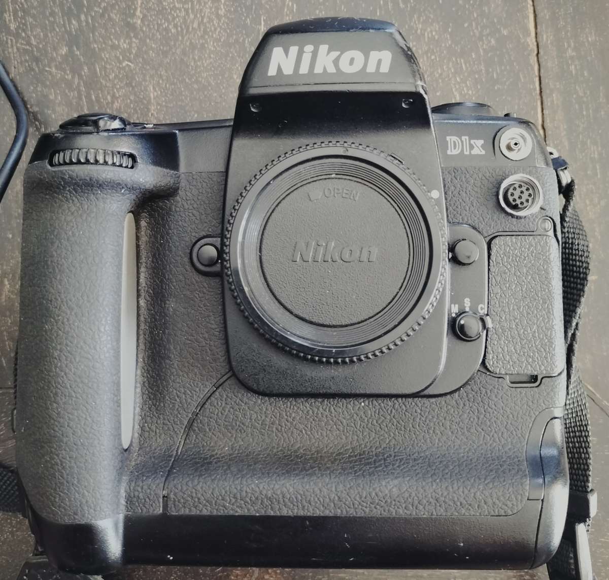 Nikon D1X Camera body (MD3)