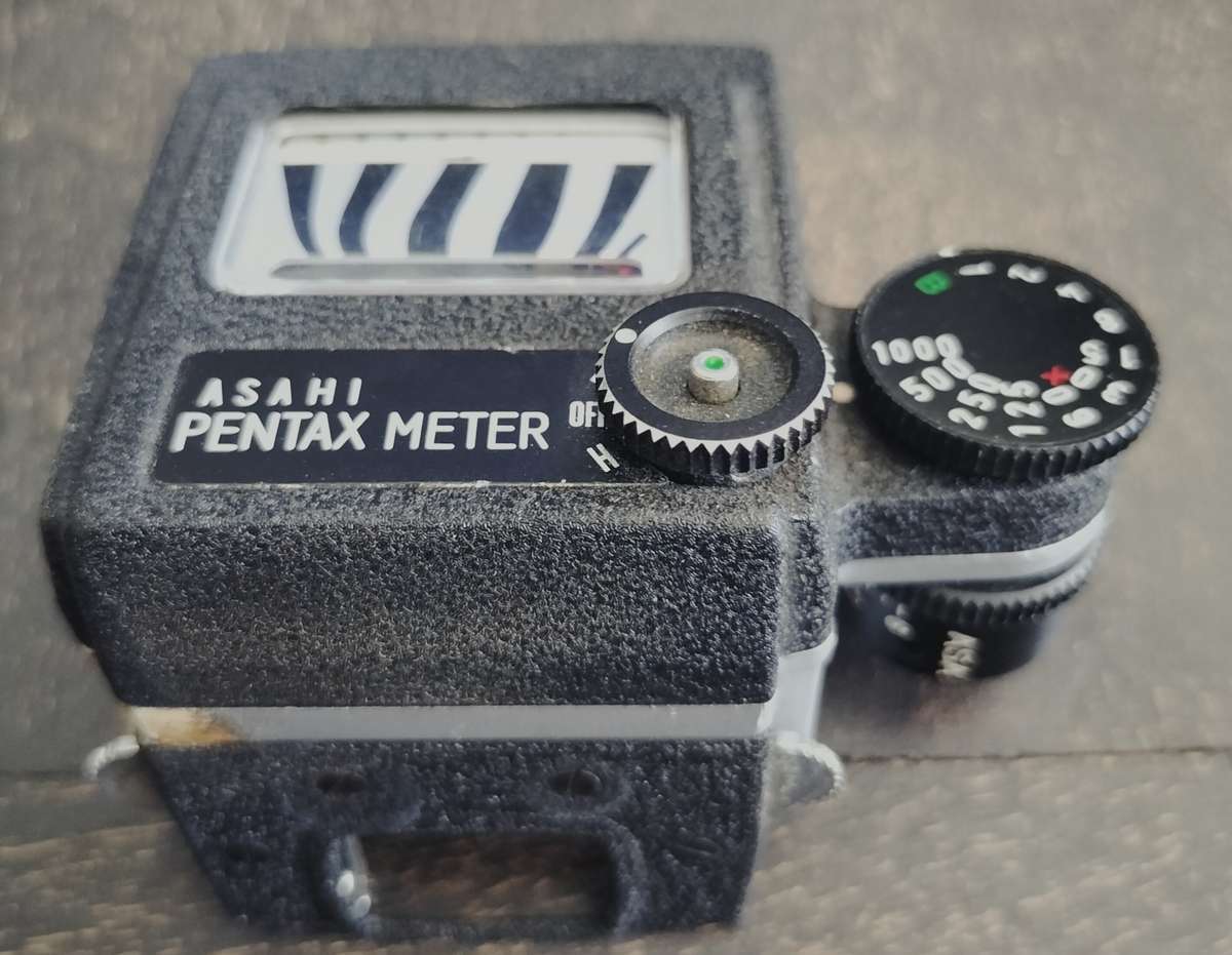 Pentax SV camera with Super Takumar lens and meter(MD19)