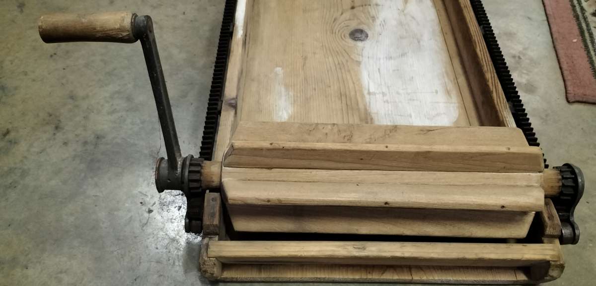 Vintage butter roller (80 x 50cm)