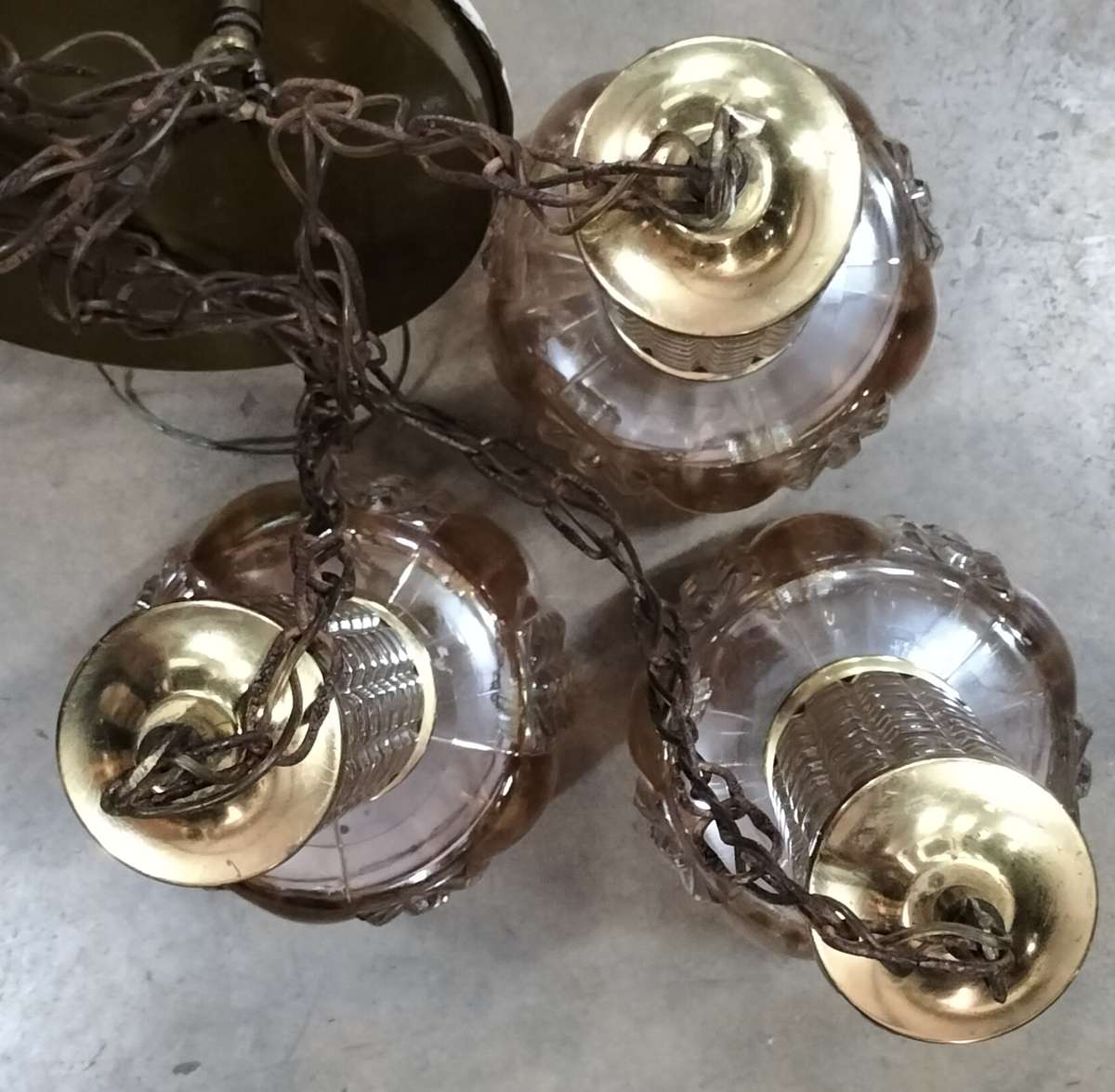 Exquisite vintage lamp shade - tiered mount