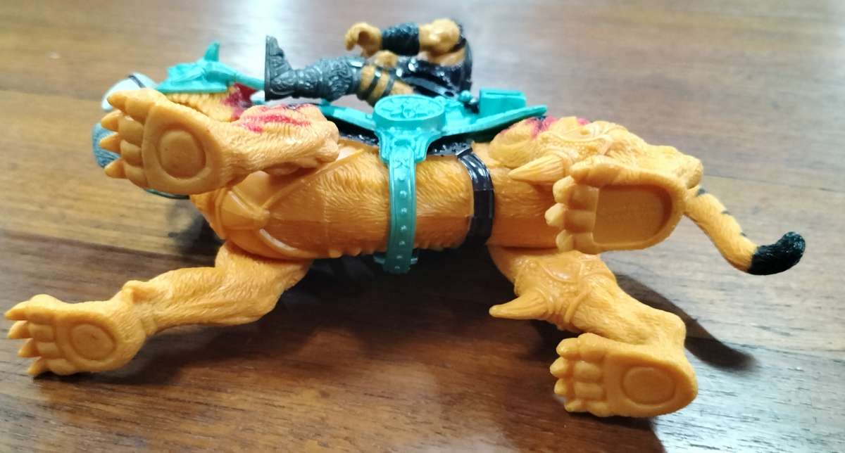 Vintage toy - seems like a MOTU knock-off