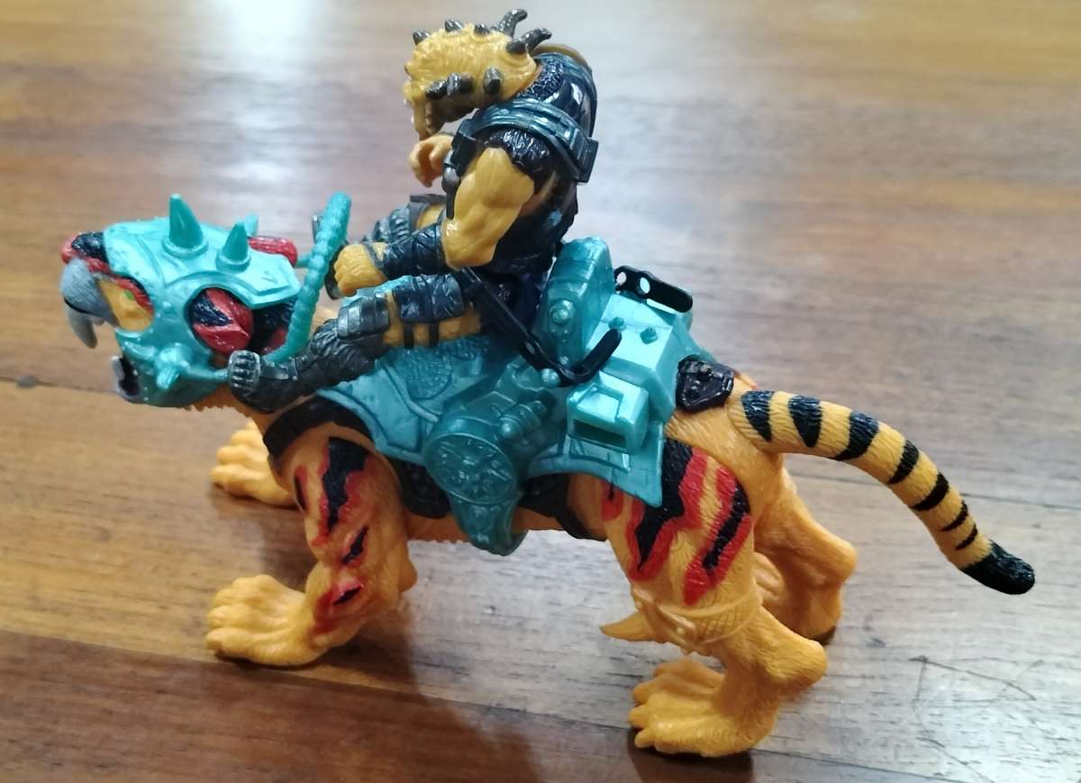 Vintage toy - seems like a MOTU knock-off