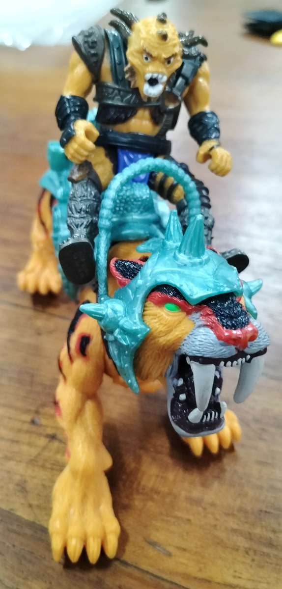 Vintage toy - seems like a MOTU knock-off