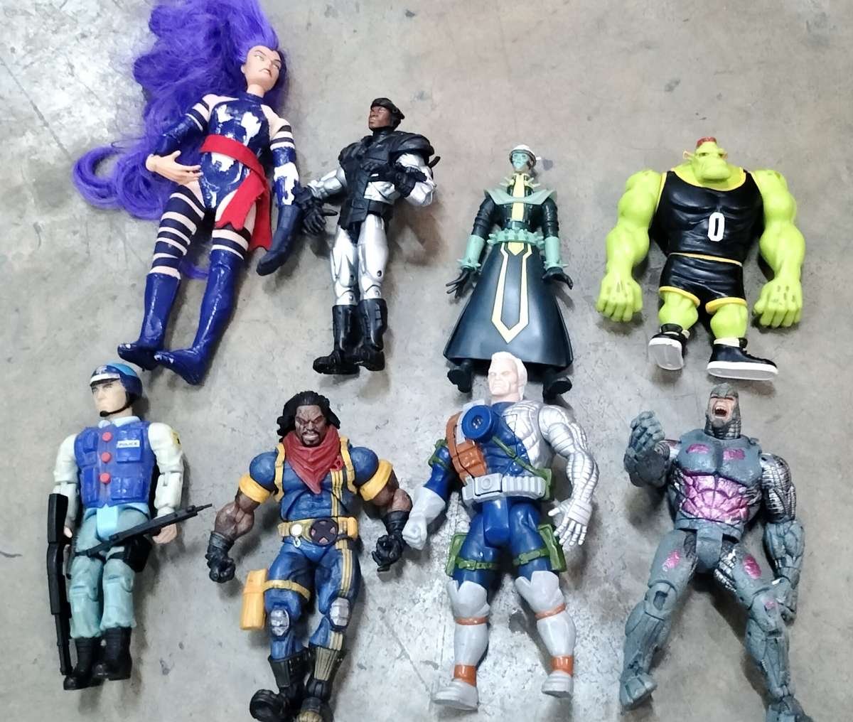 Vintage toy - Mix of larger format figurines (x8)