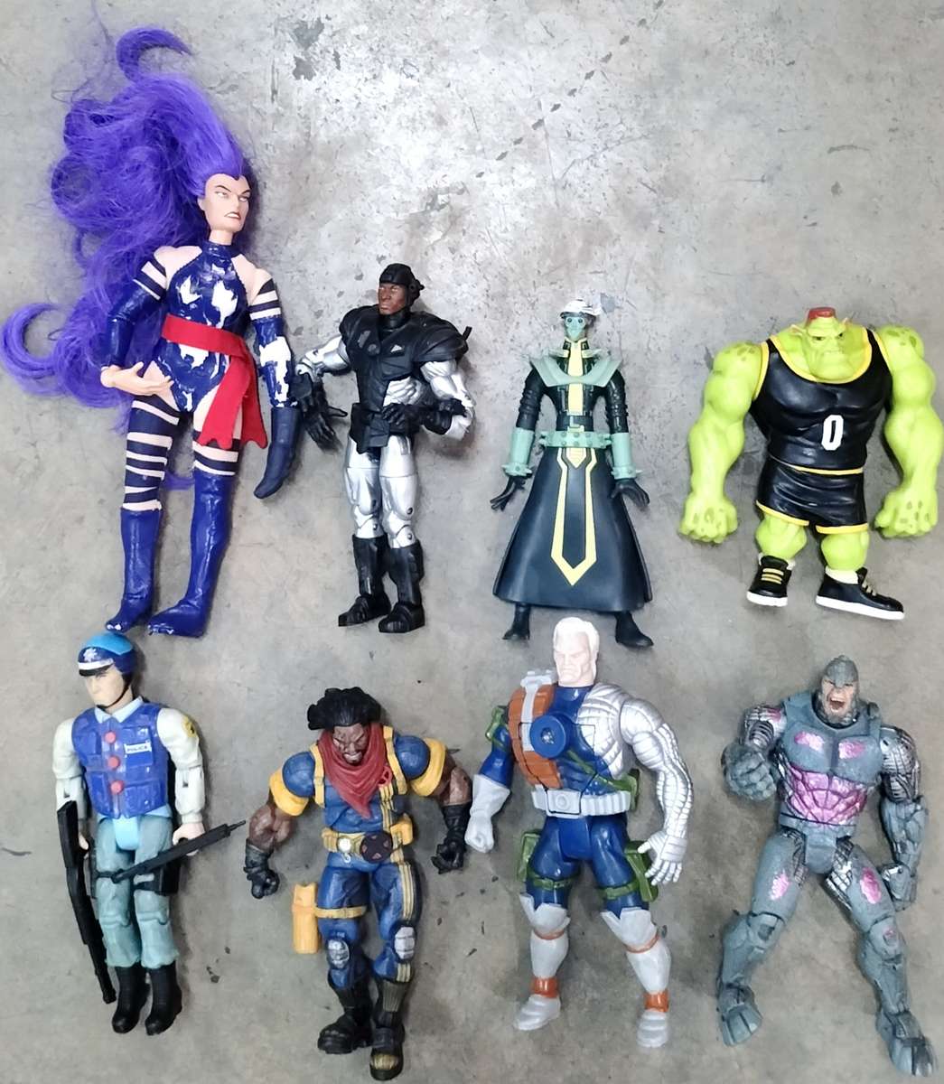 Vintage toy - Mix of larger format figurines (x8)