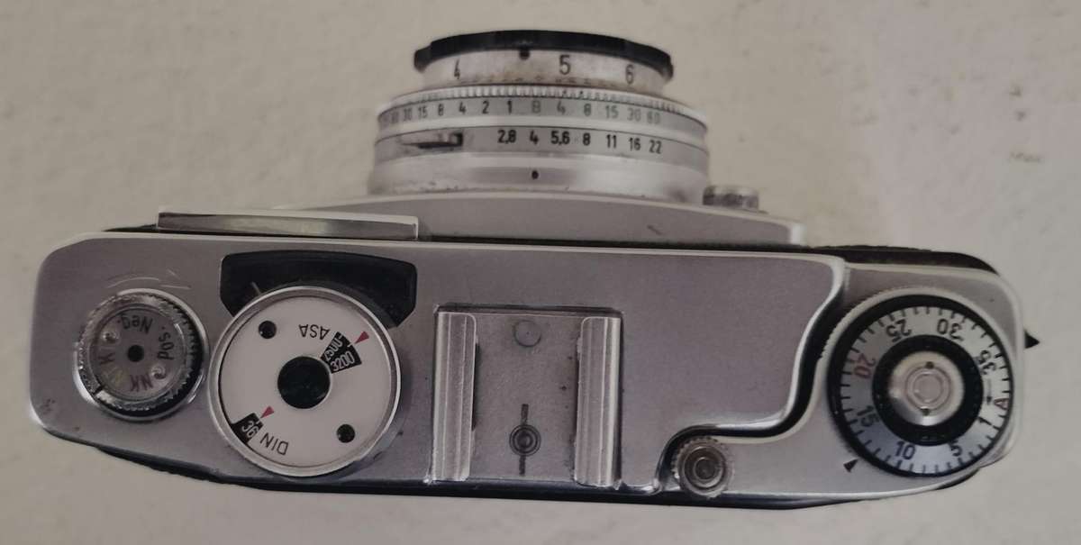 Vintage Dacora Super Dignette 35mm SLR camera (with minor issues)
