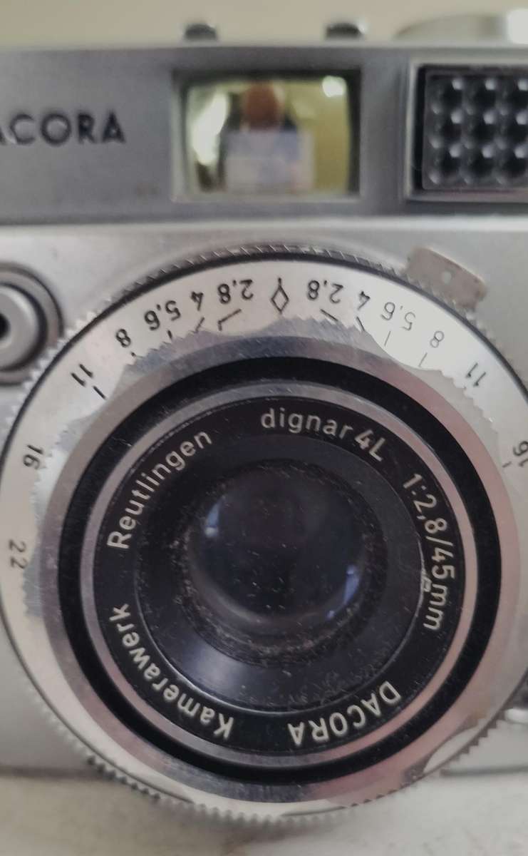 Vintage Dacora Super Dignette 35mm SLR camera (with minor issues)