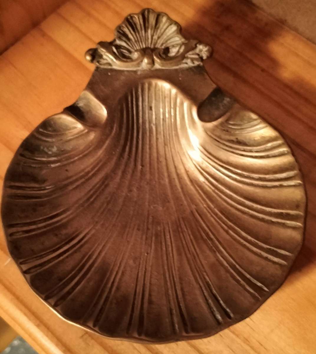 Vintage brass shell container (14,5cm x 12)