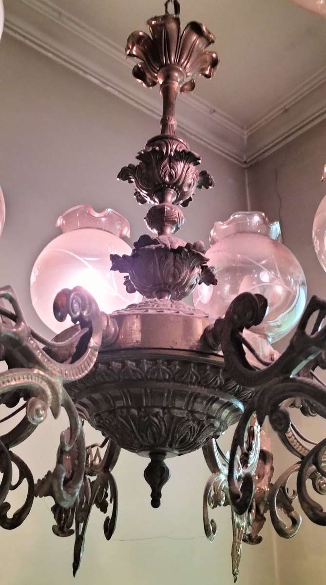 Elaborate vintage 8 lamp chandelier (ceramic and brass)