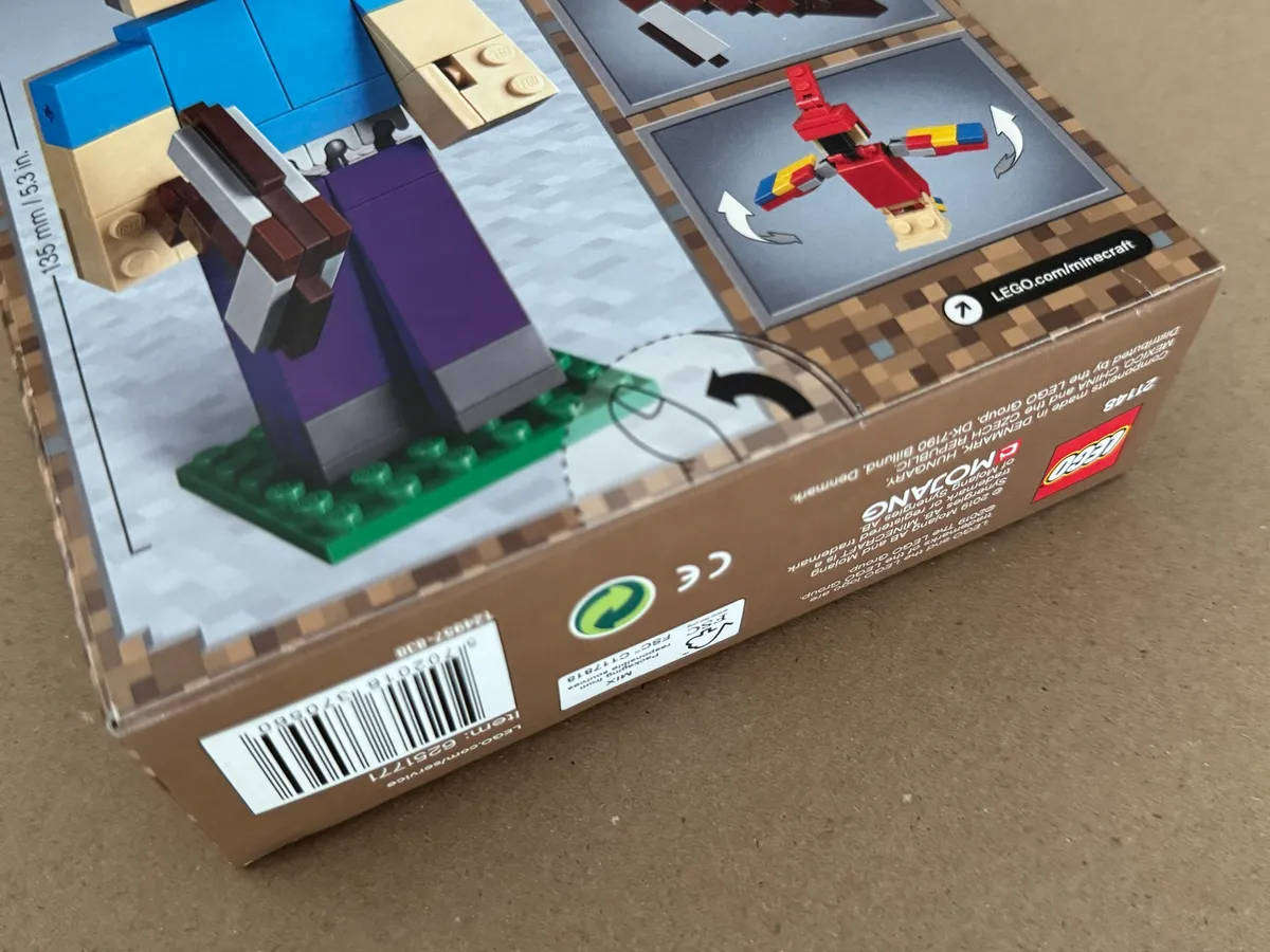 LEGO MineCraft - Minecraft Steve BigFig with Parrot - 21148 - Sealed New