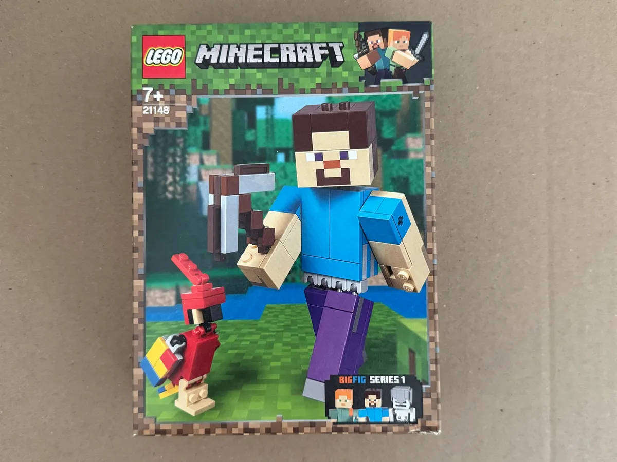 LEGO MineCraft - Minecraft Steve BigFig with Parrot - 21148 - Sealed New
