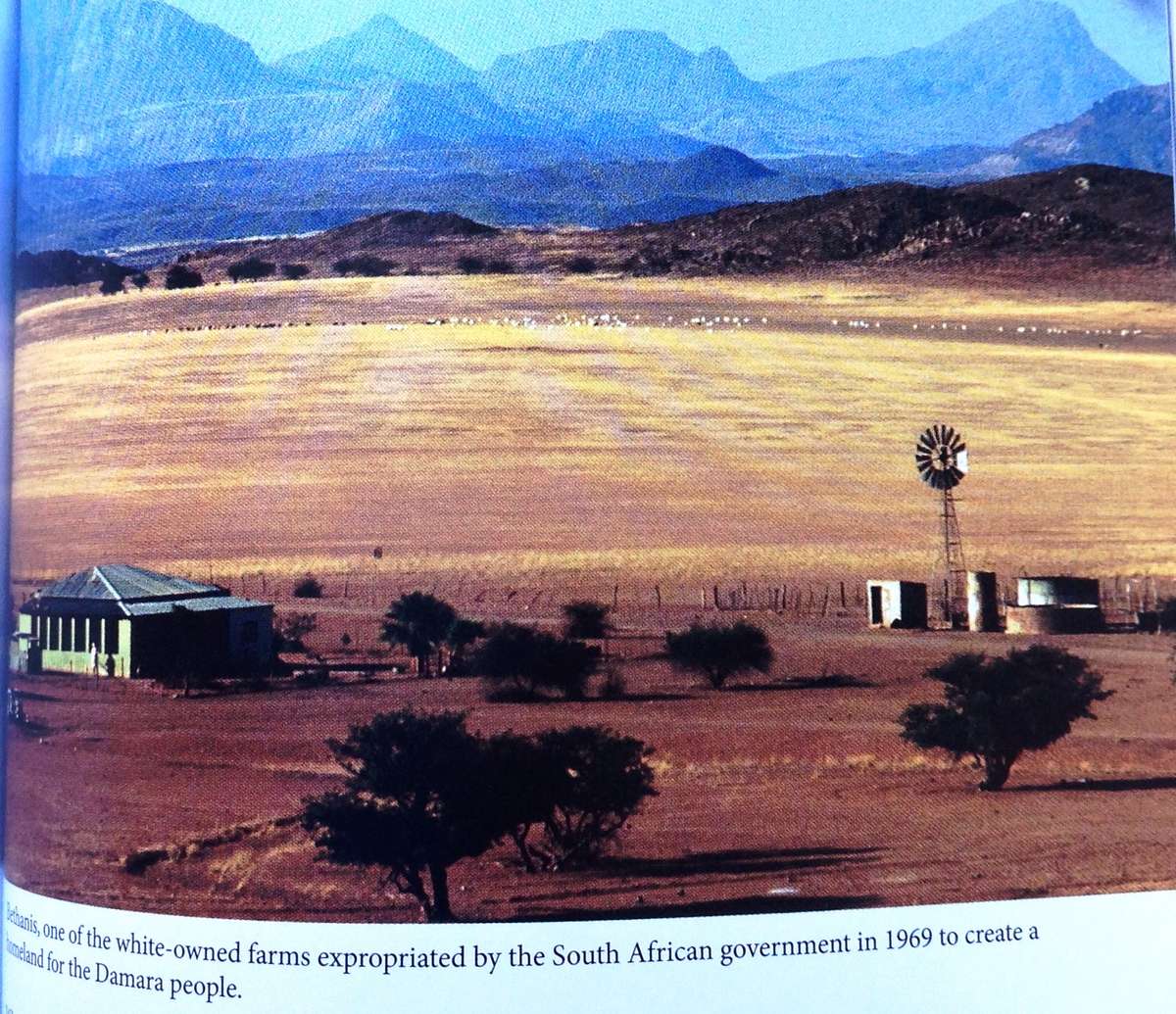 An Arid Eden - A Personal Account of Conservation in the Kaokoveld - Garth Owen-Smith