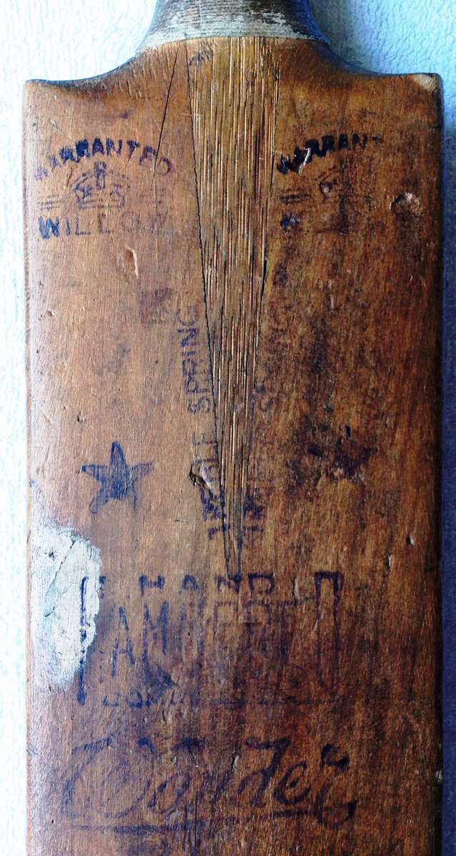 Vintage Cricket Bat - Hand Hammered Wonder Super Selected - Warranted Willow Treble Spring Number 6