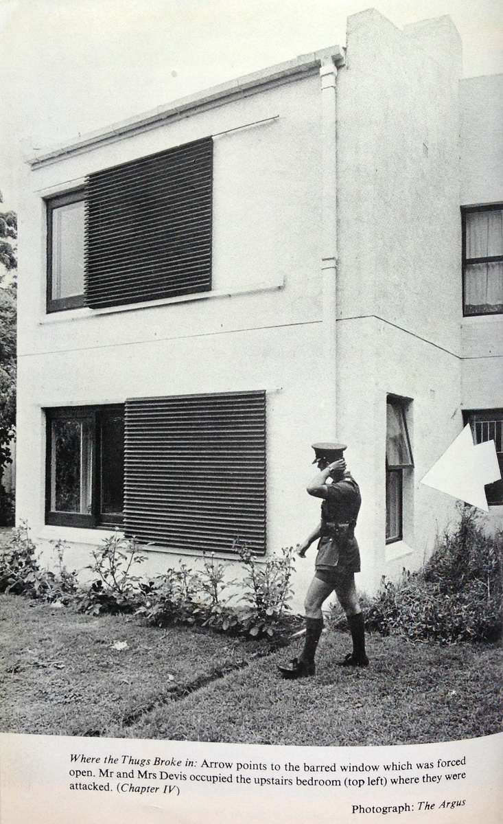 The Noose Tightens - Benjamin Bennett - Hardcover