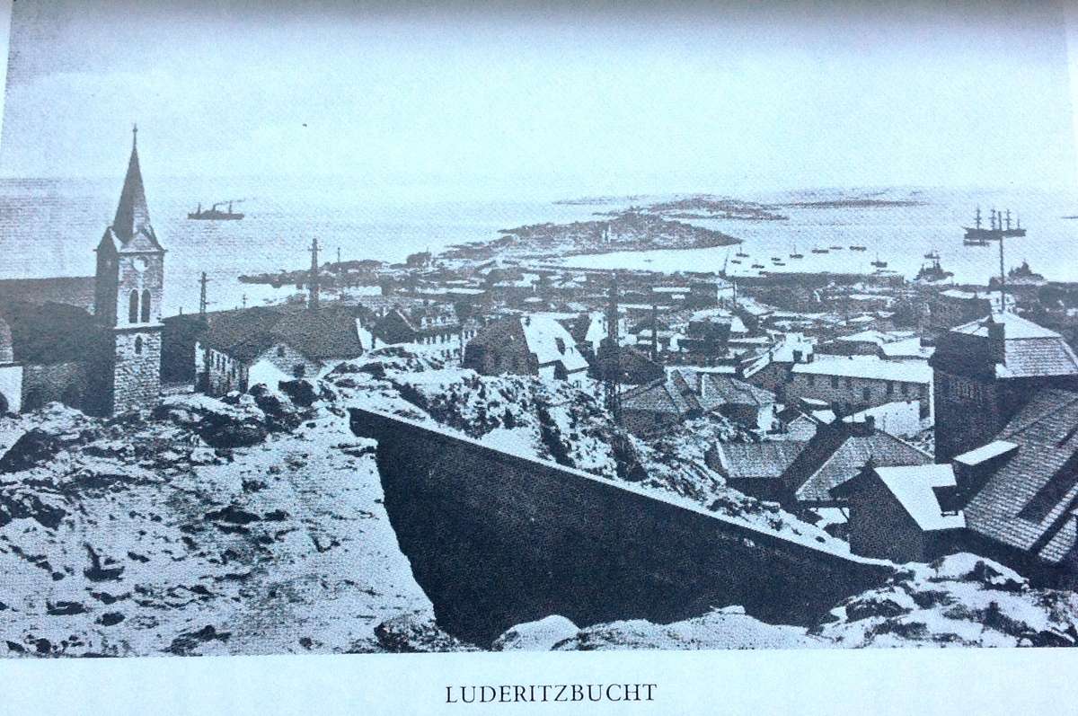The Coast of Treasure - Lawrence G Green - Hardcover