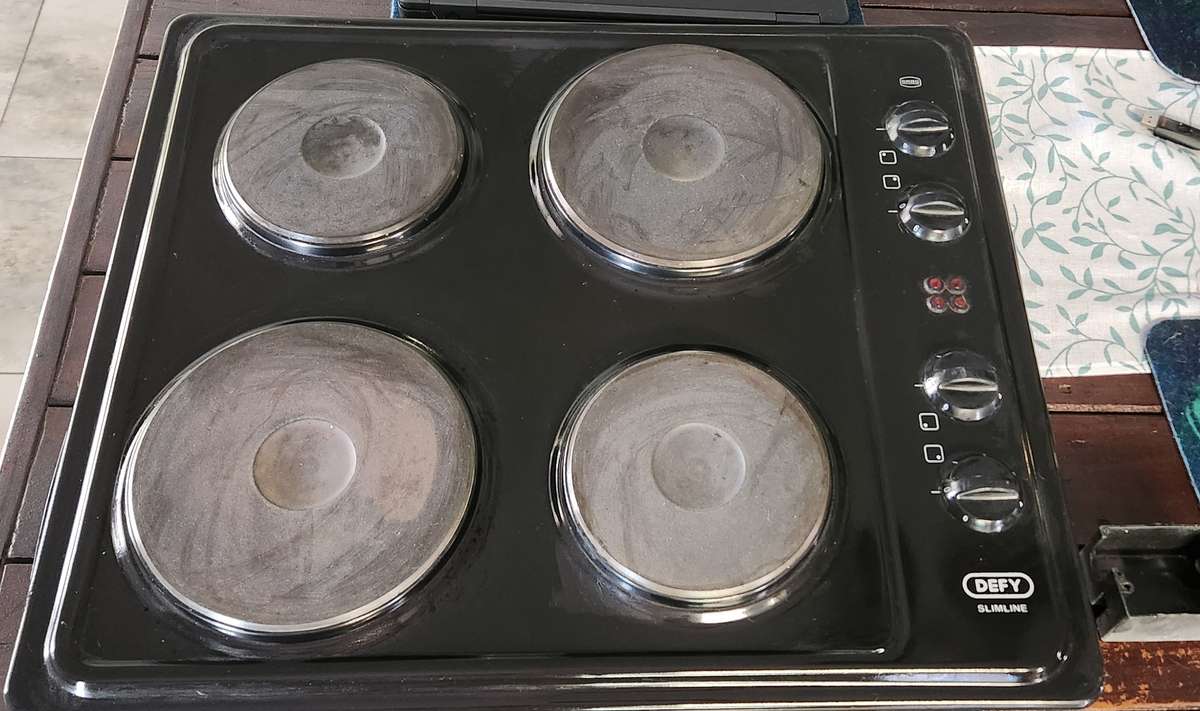 100% WORKING!! DEFY Slimline 4 Plate Stove HOB!!