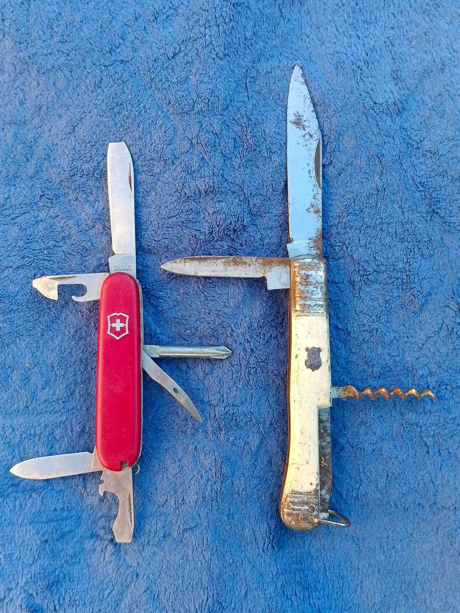 X2 Swiss Army pocket knives