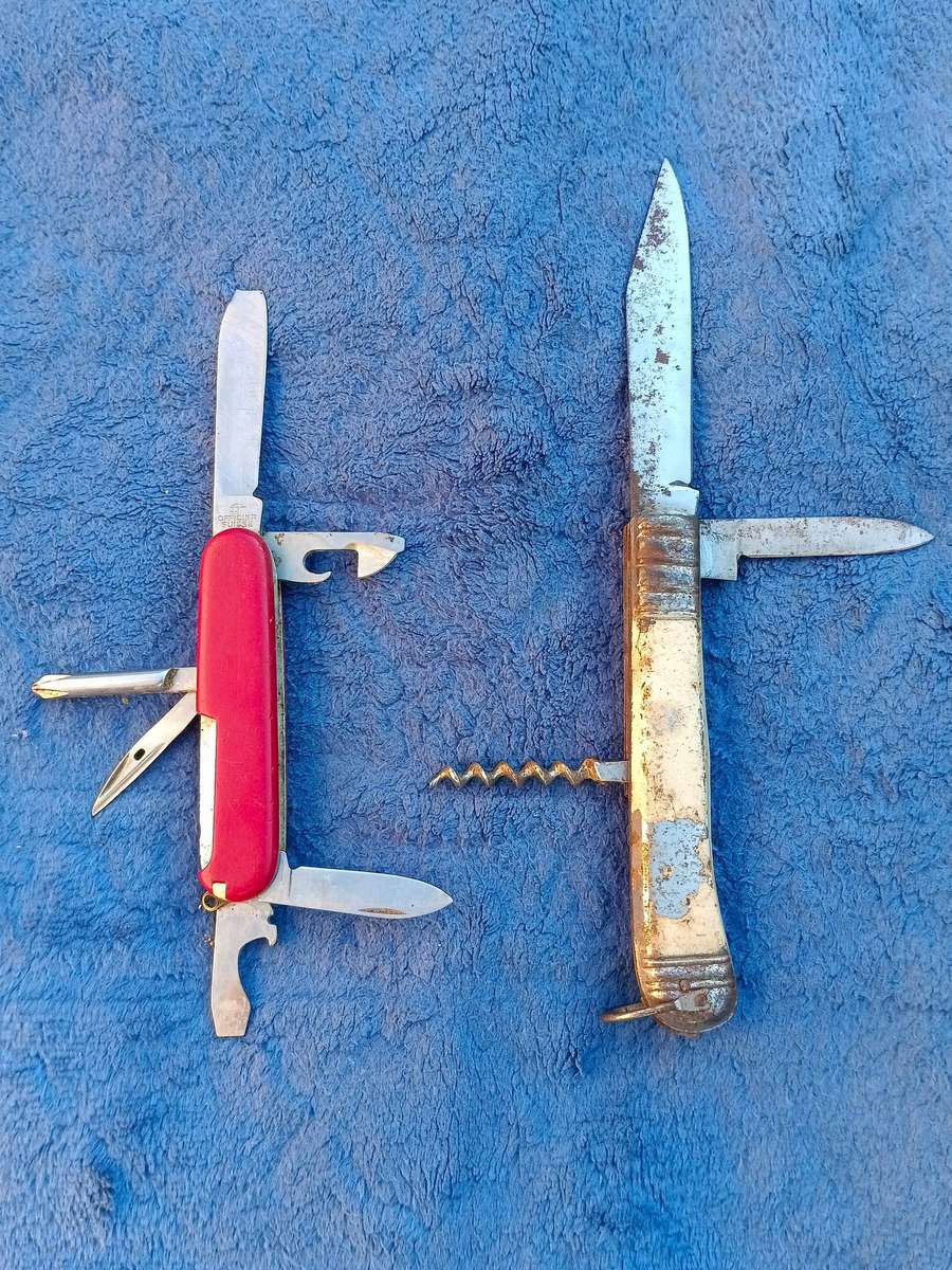 X2 Swiss Army pocket knives