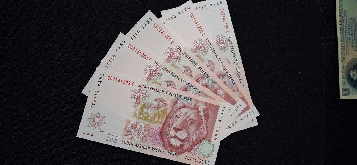 TT MBOWENI FIFTY RAND NOTE (LIONIMAGE) 5 IN SEQUENCE NO CU7141199 - CU7141203 UNCIRCULATED