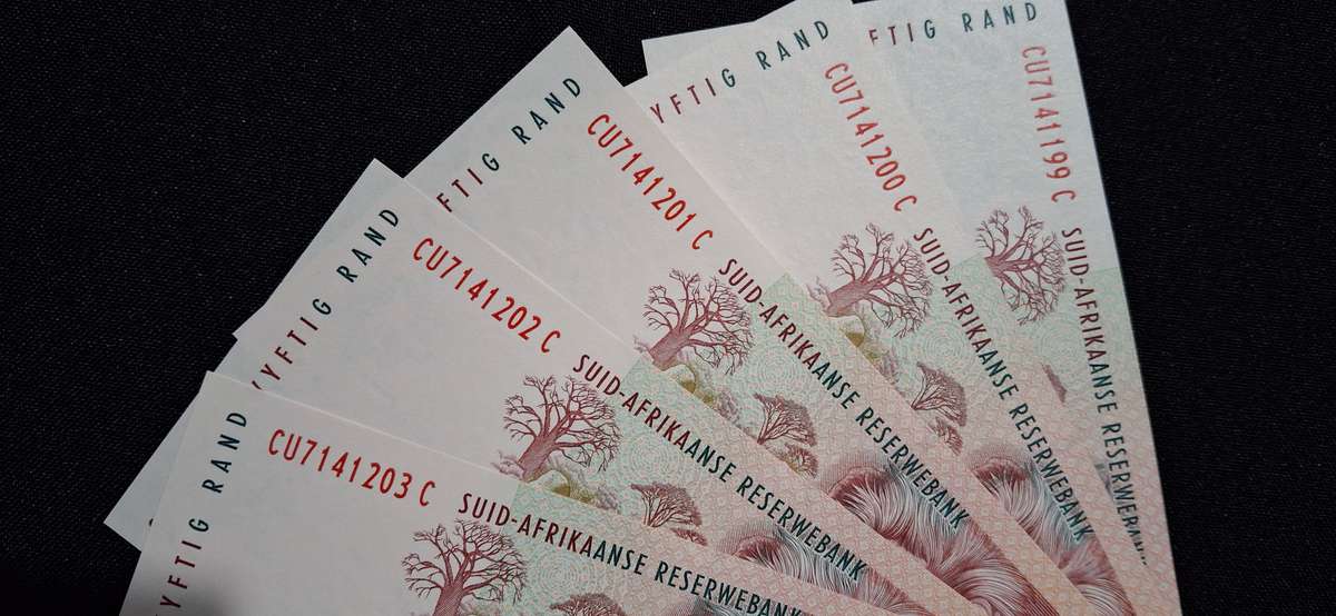 TT MBOWENI FIFTY RAND NOTE (LIONIMAGE) 5 IN SEQUENCE NO CU7141199 - CU7141203 UNCIRCULATED