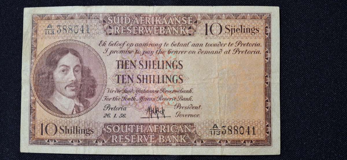 MH DE KOCK 10 SHILLINGS NOTE SERIAL NUMBER A113-388041-    26 JANUARY 1956 CIRCULATED