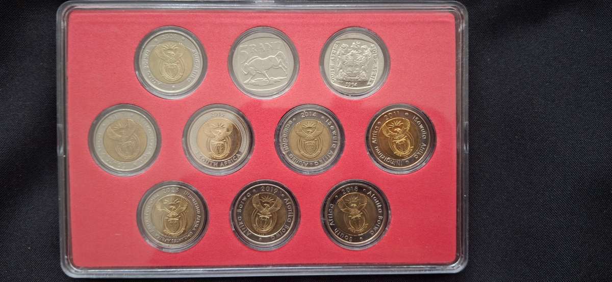 Commemorative Set of RSA R5 Coins 50% of the coins are uncirculated