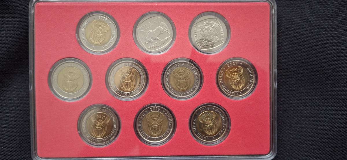 Commemorative Set of RSA R5 Coins 50% of the coins are uncirculated
