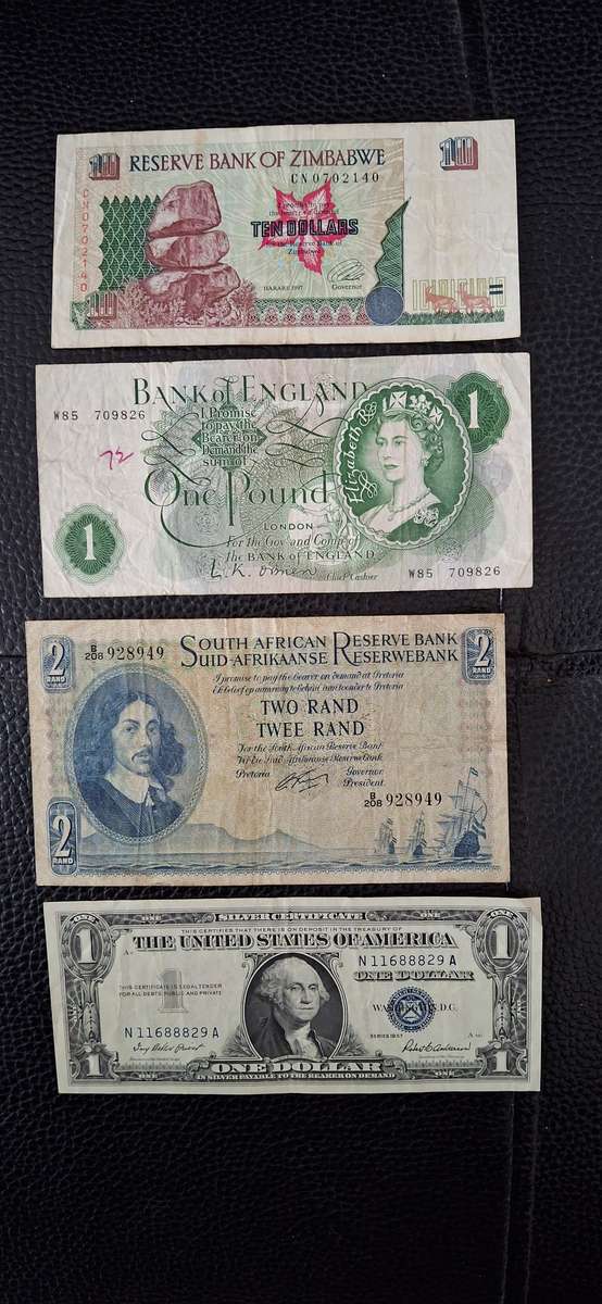 Set of 11  RSA and other WORLD Banknotes Circulated Includes Silver USA Dollar and QE 2nd One Pound