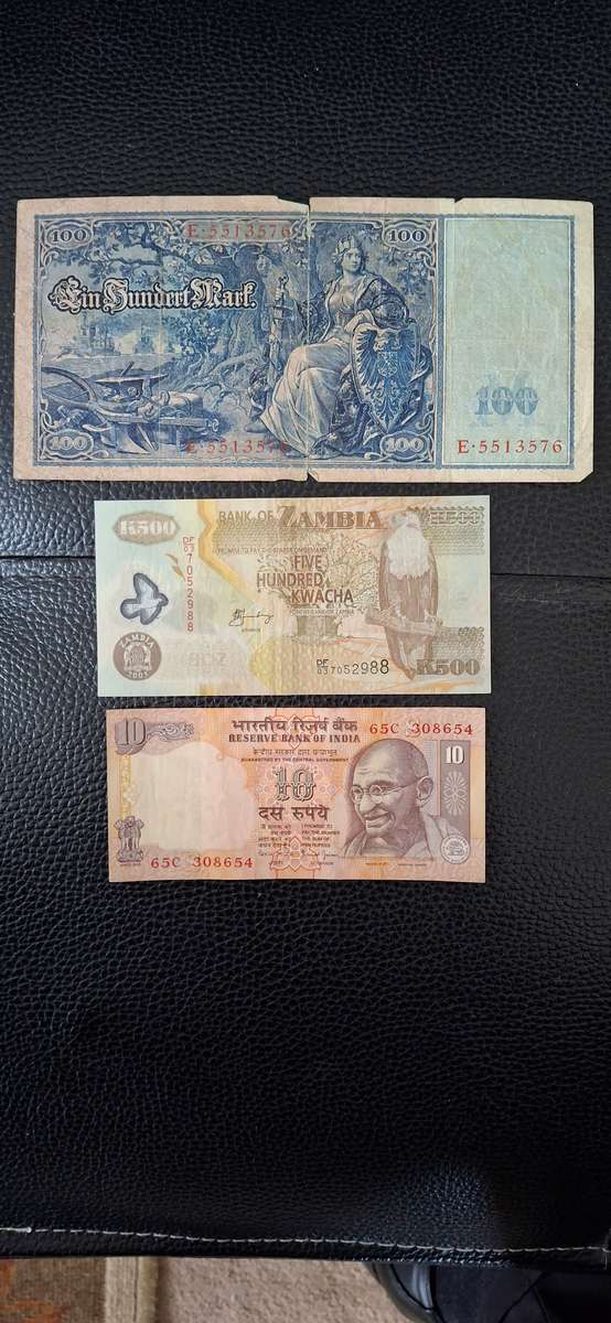 Set of 11  RSA and other WORLD Banknotes Circulated Includes Silver USA Dollar and QE 2nd One Pound