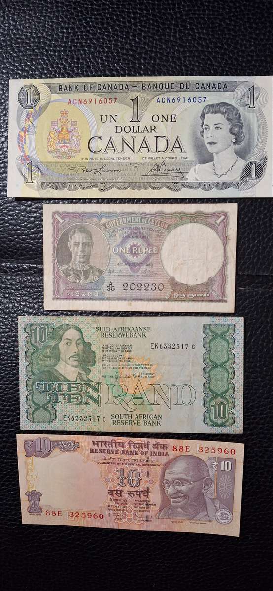 Set of 11  RSA and other WORLD Banknotes Circulated with UNC QE 2nd Canada $1 , King Edward Note