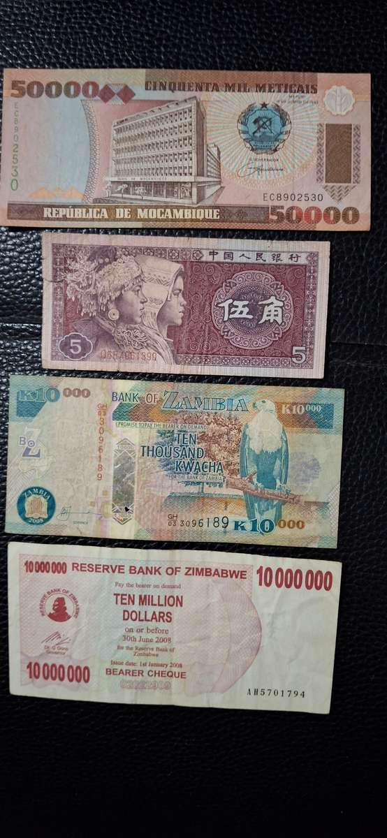 Set of 11  RSA and other WORLD Banknotes Circulated with UNC QE 2nd Canada $1 , King Edward Note