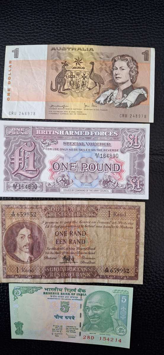 Set of 11  RSA and other WORLD Banknotes Circulated with QE 2nd Australia $1 & British 1 Pound