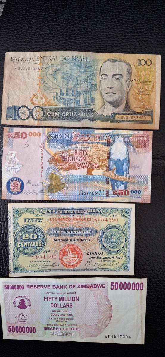 Set of 11  RSA and other WORLD Banknotes Circulated with QE 2nd Australia $1 & British 1 Pound