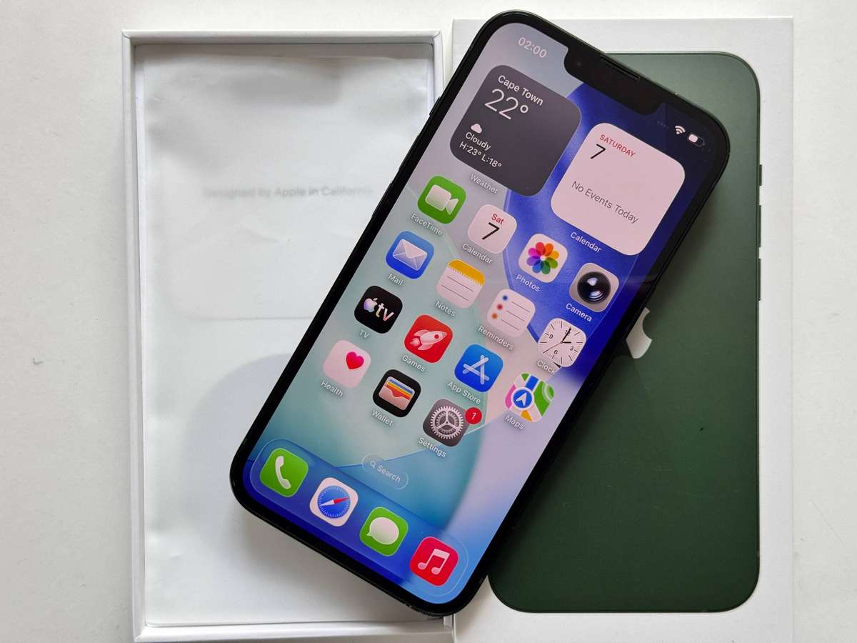 iPhone 13 256GB in Alpine Green with 87% Battery Health
