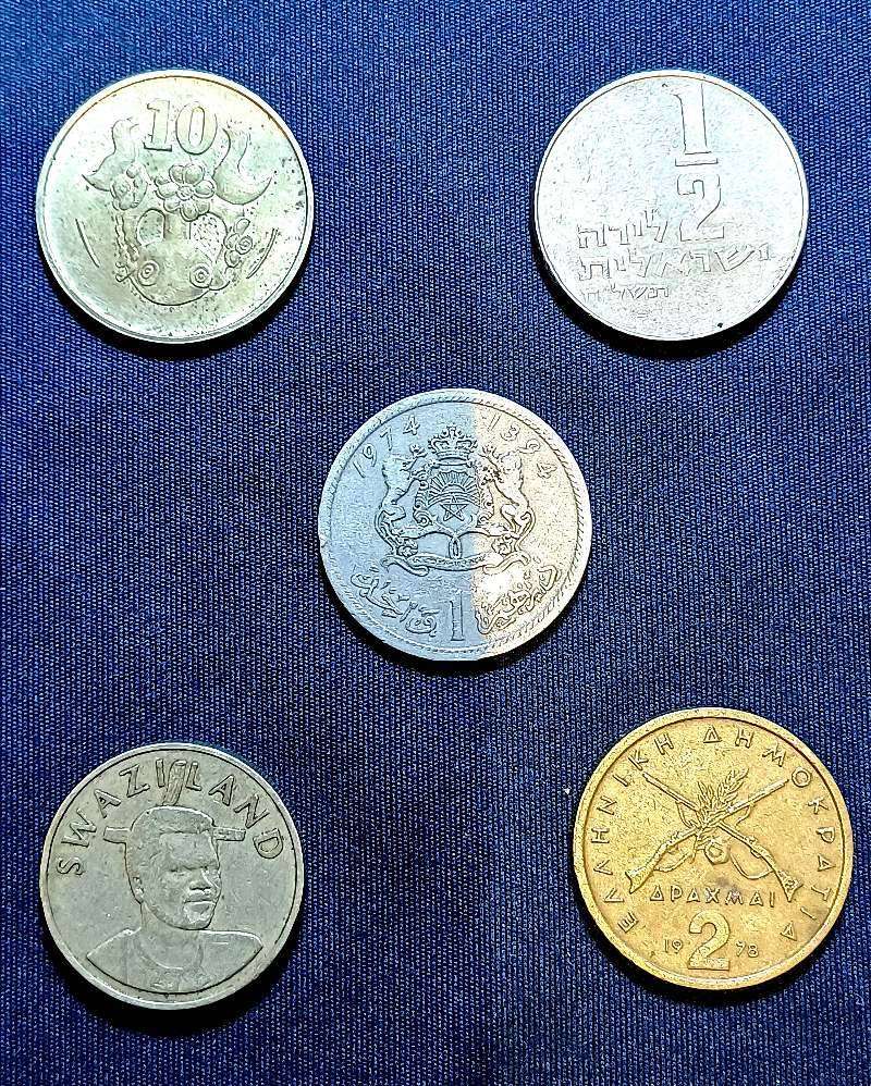 Assorted coins - Bid from R1 for all 5 coins * Please check coin details as per Listing Pictures *