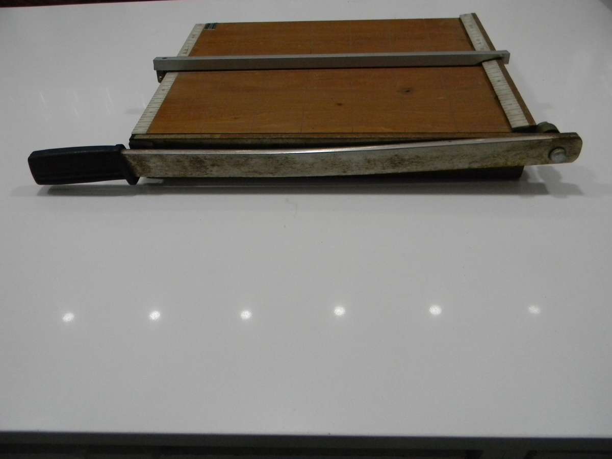 Vintage Lion Paper Trimmer Cutter