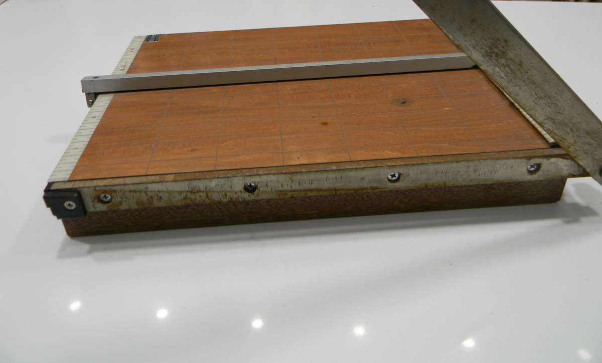 Vintage Lion Paper Trimmer Cutter