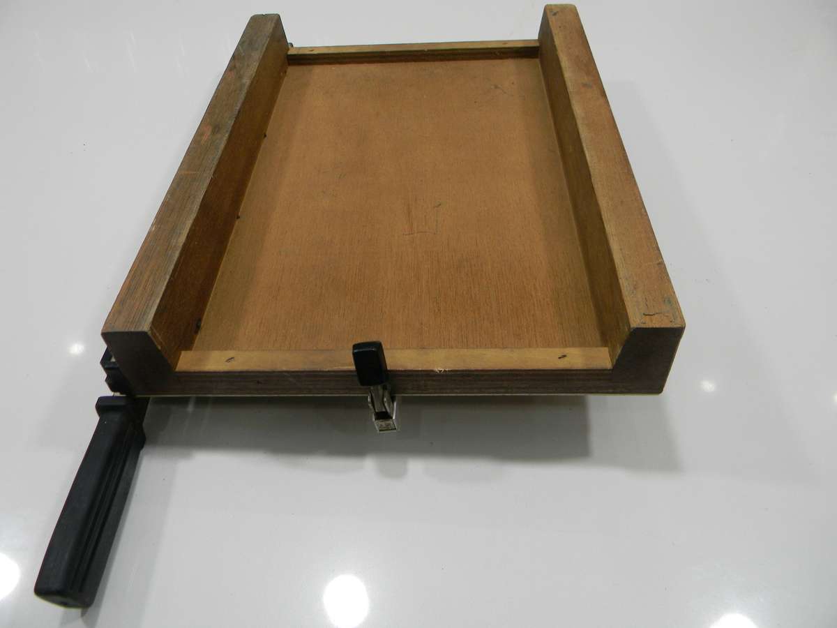 Vintage Lion Paper Trimmer Cutter