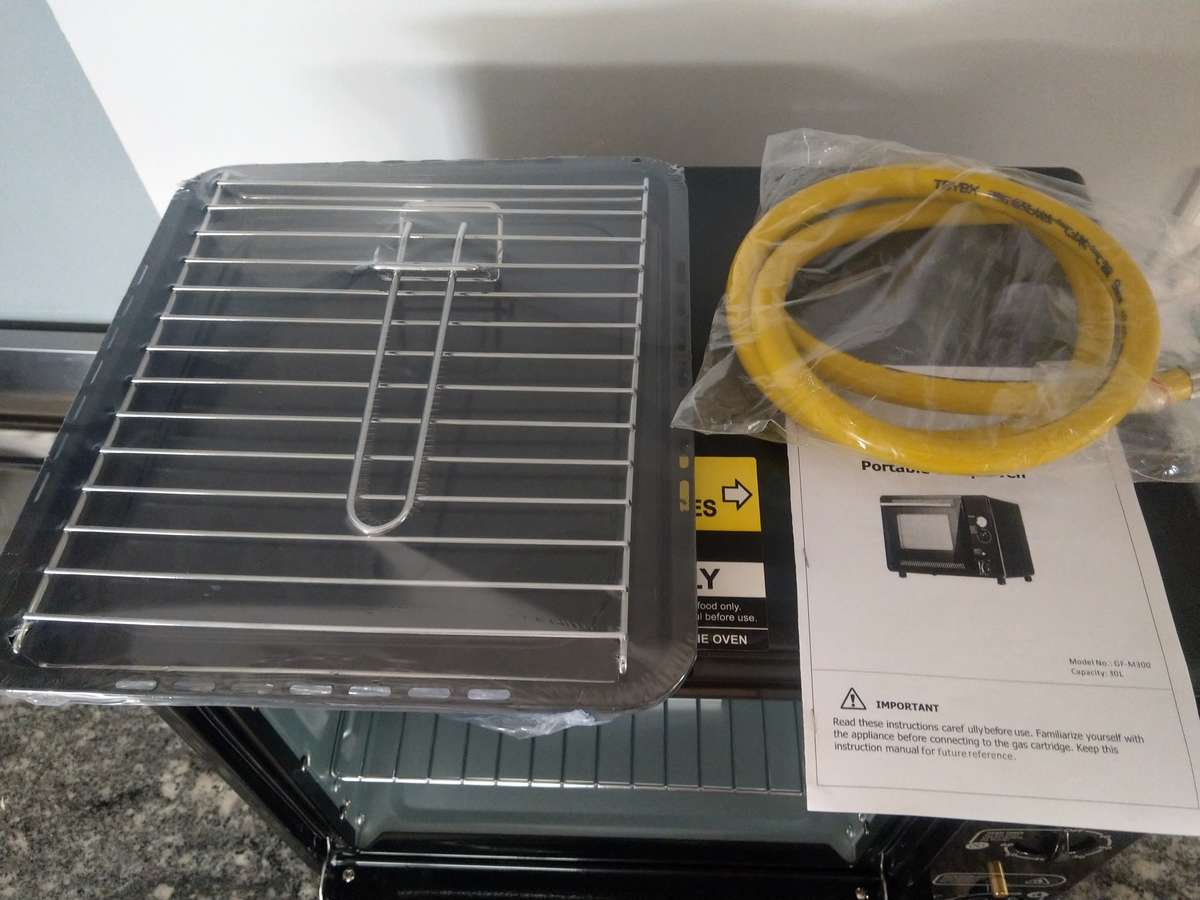 30 liter portable gas oven stove - great for camping or loadshedding