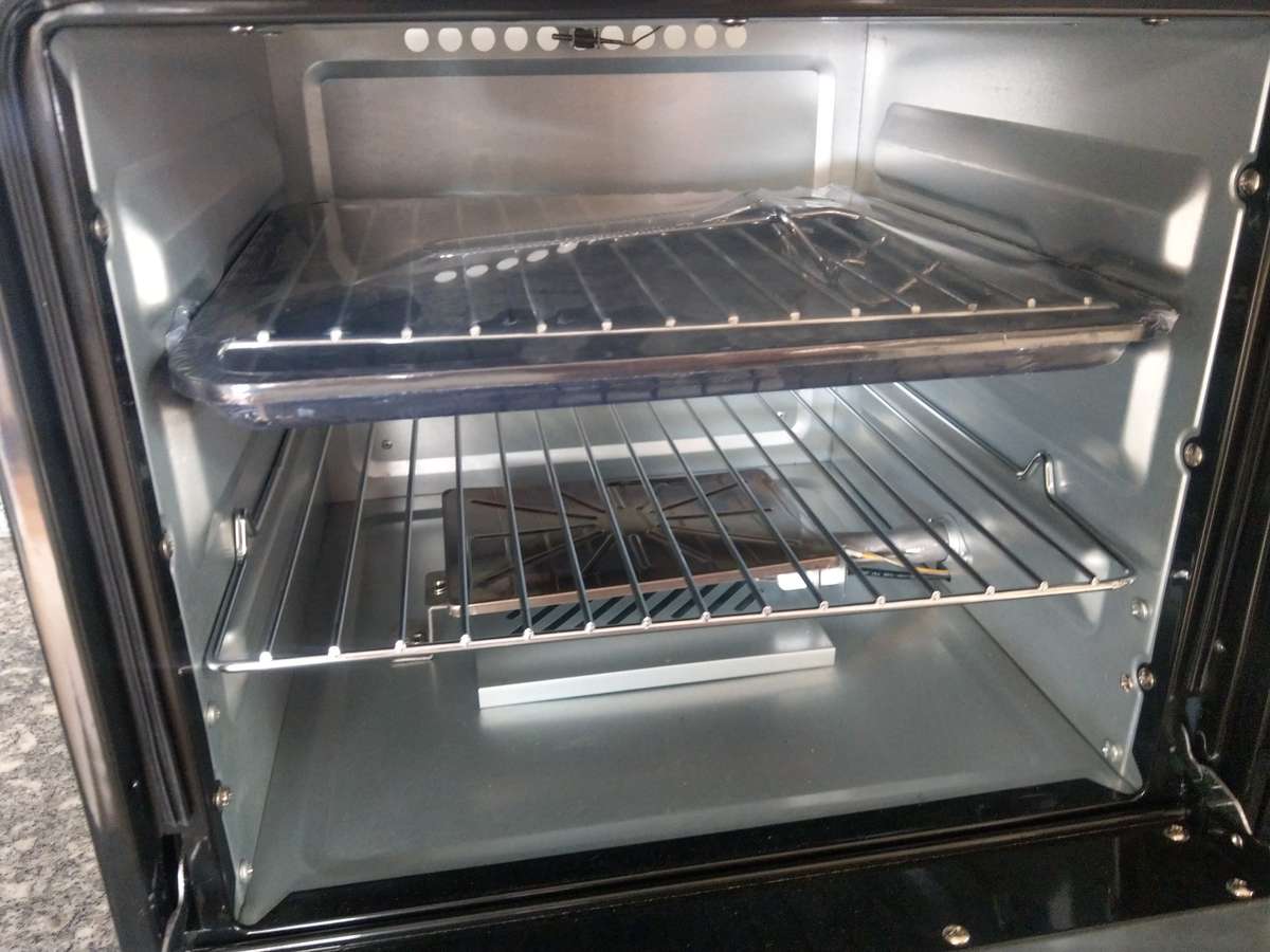 30 liter portable gas oven stove - great for camping or loadshedding