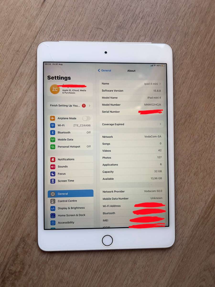 Ipad 4 Mini, 32g, wifi and 4G, VERY good condition!!!