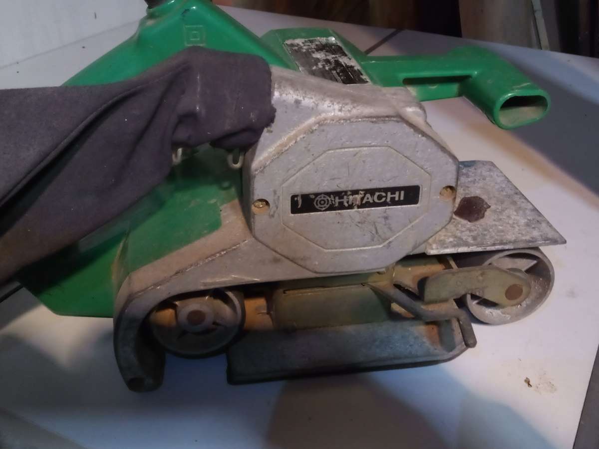Hitachi Belt Sander SB-17