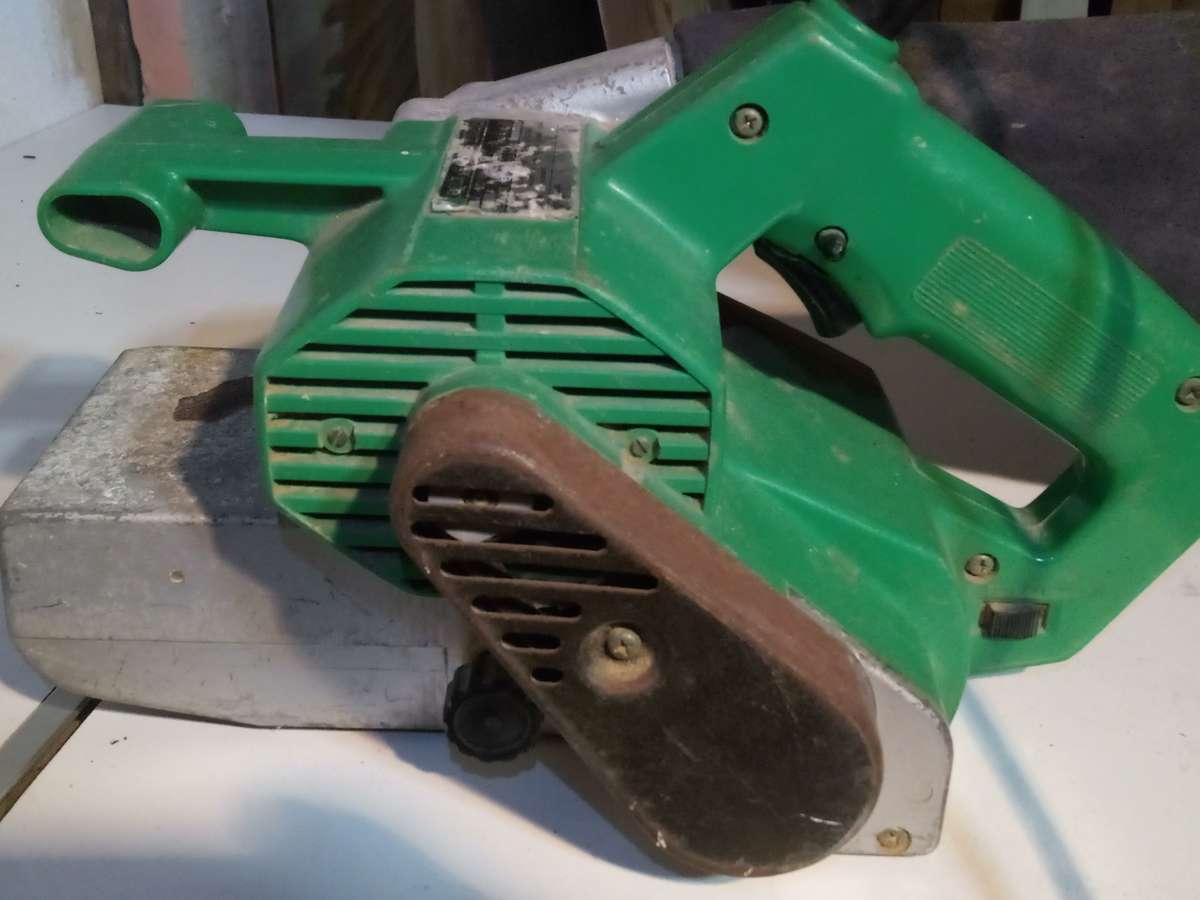 Hitachi Belt Sander SB-17