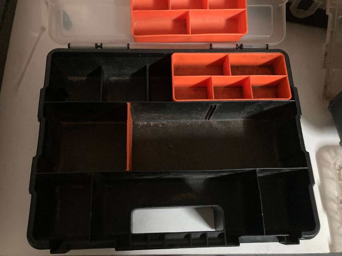 1 Toolboxes and 6 division containers