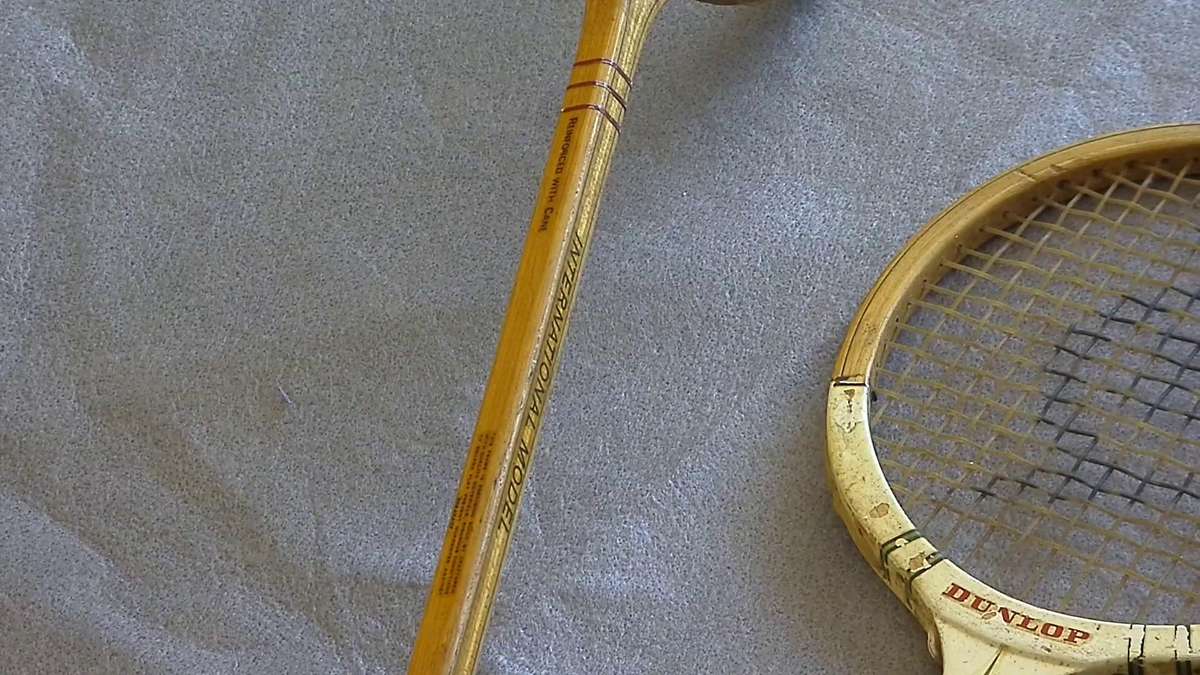 2 x DUNLOP VINTAGE  Wood squash racket MAXPLY & OURSTAR