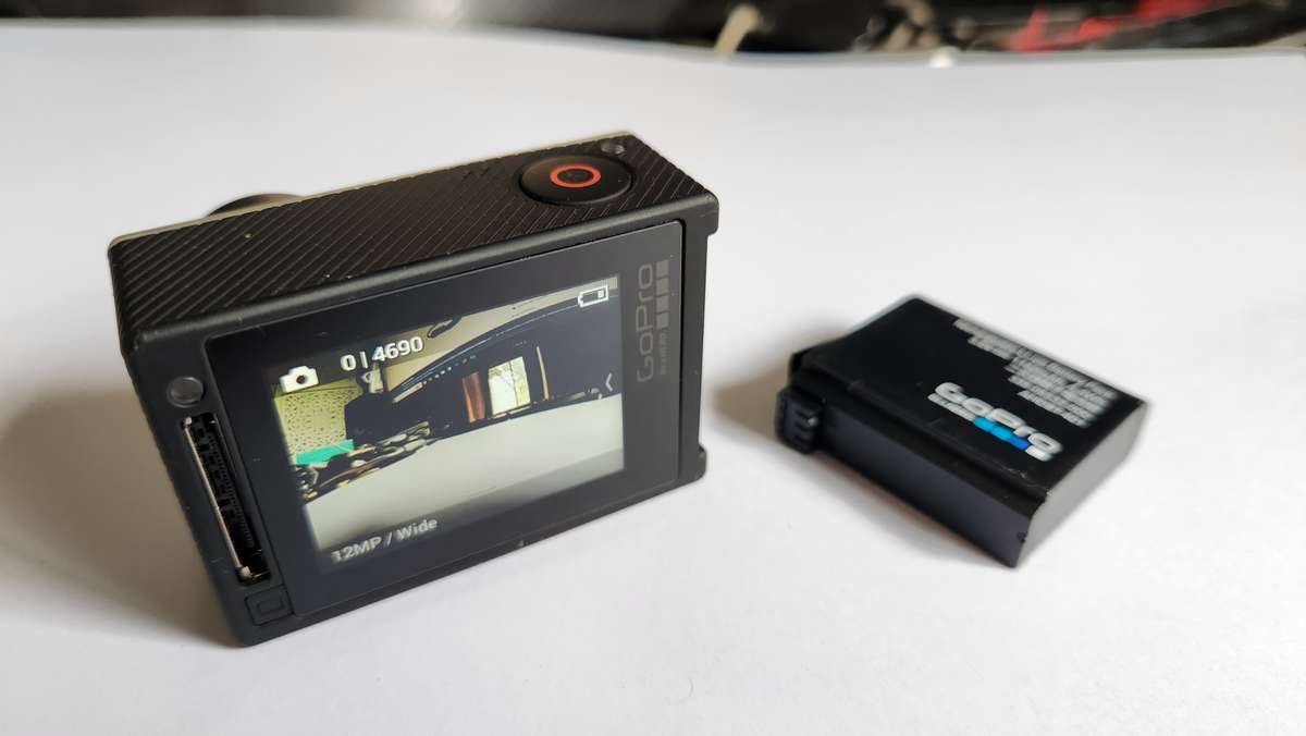 GoPro Hero 4 Silver with extra battery