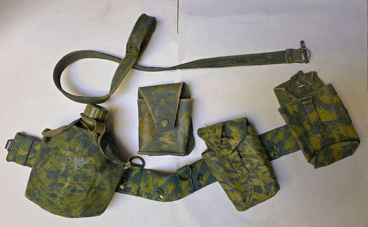 RHODESIAN HAND PAINTED CAMO KIT AS USED BY S.A.S.