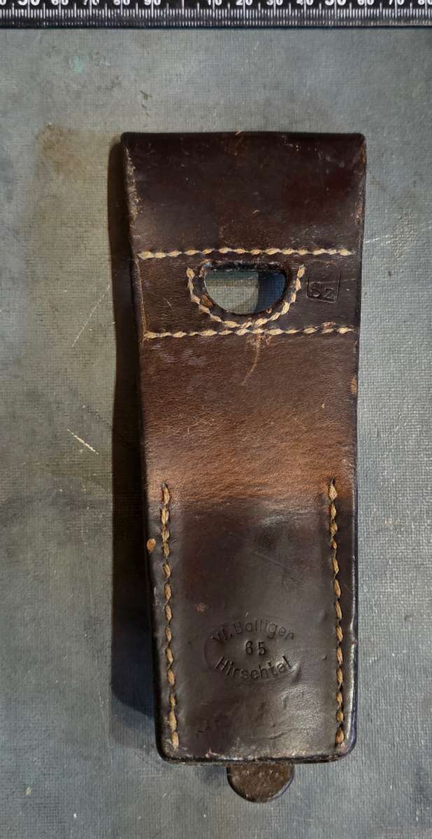 SWISS 1950s LEATHER BAYONET FROG