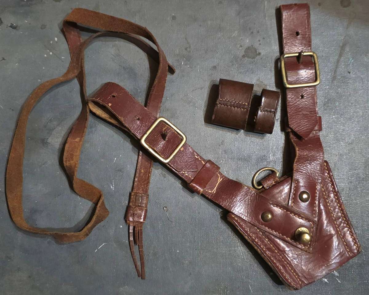 BOER WAR/WW1 BRITISH OFFICERS SWORD ACCROUTREMENTS